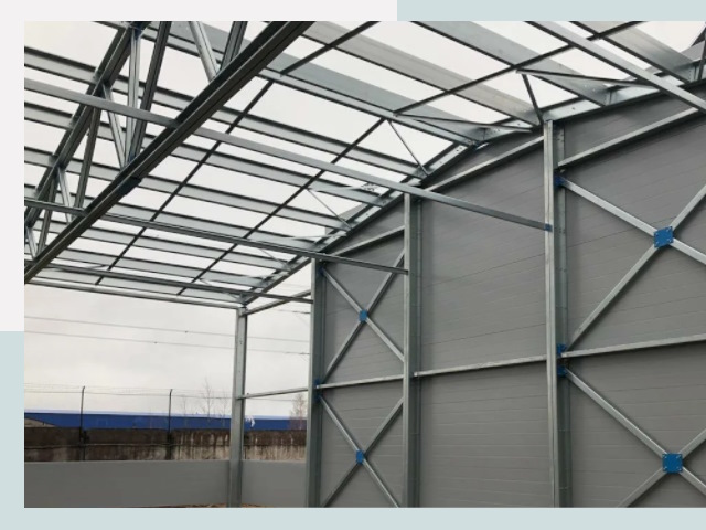 Каркасные ангары от СтальСтрой-Рзм по цене от 652 руб.